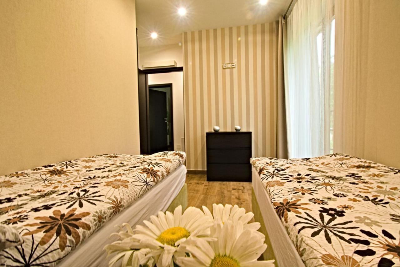 Daisy - Sunny Flowers Apartments Lukecin Luaran gambar