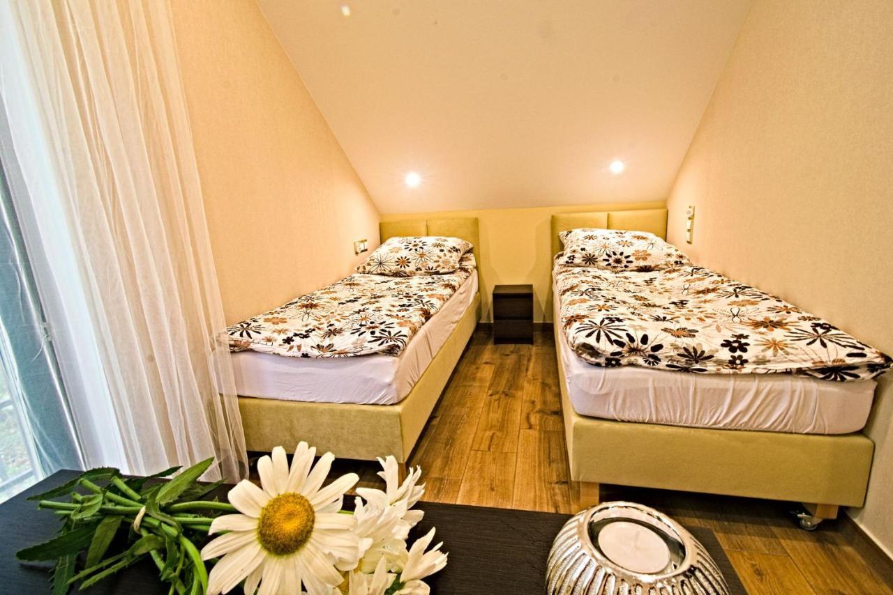 Daisy - Sunny Flowers Apartments Lukecin Luaran gambar